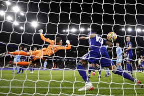 kaiyun-著名球员在比赛中展现出众技艺，助球队获胜()