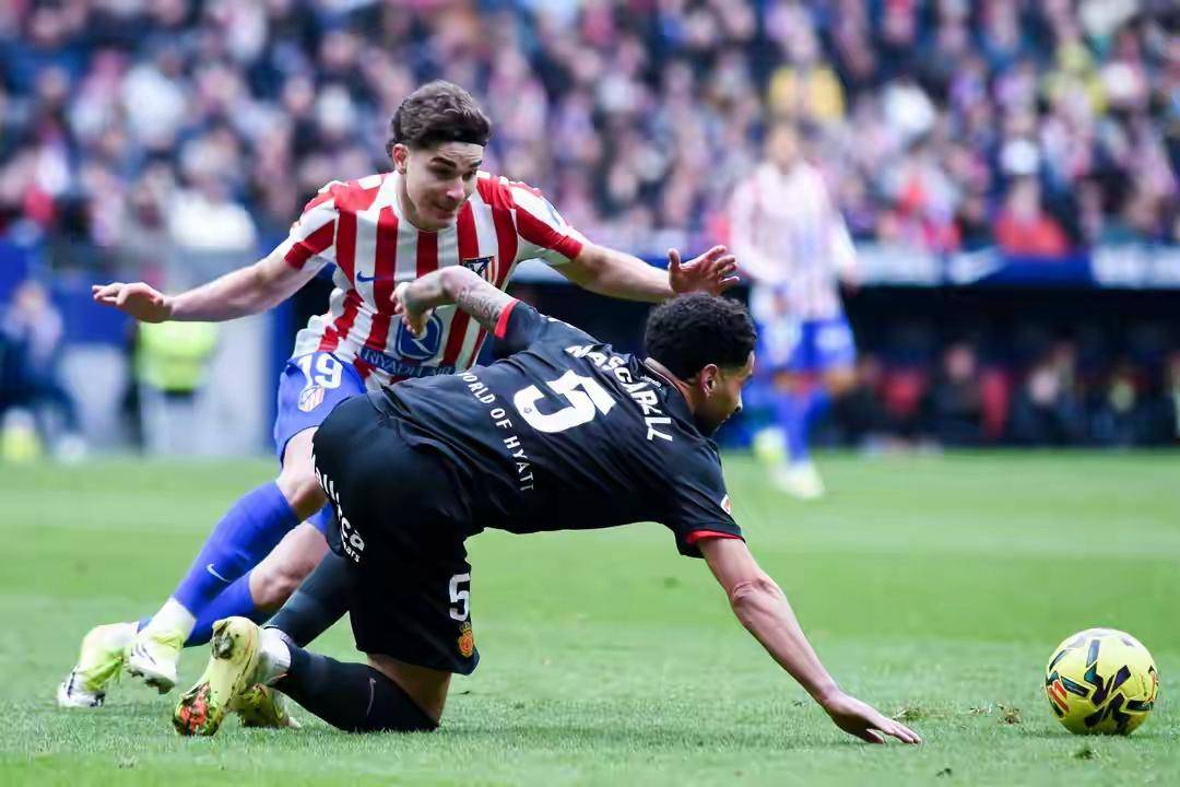 开云体育在线-包含热那亚守住主场，马德里竞技队众志成城的词条  第2张