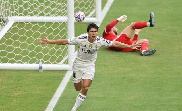 官方网站-多特蒙德主力中场遭受伤病困扰，支柱缺阵()  第2张