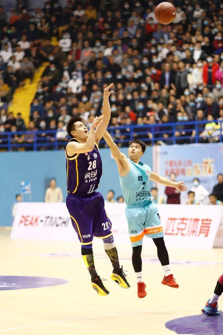 拜纳姆狂砍分带队奇袭太阳一胜随高速列车夺胜()  第1张