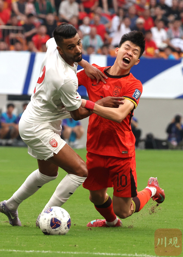 国内足球豪门对碰，球队争夺胜利，一触即发(国足十大胜利名场面)  第1张